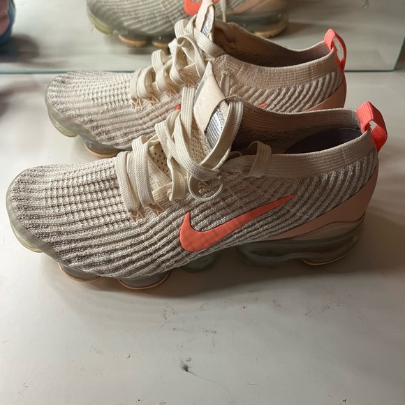 Light pink Nike Vapour maxes - Picture 3 of 5